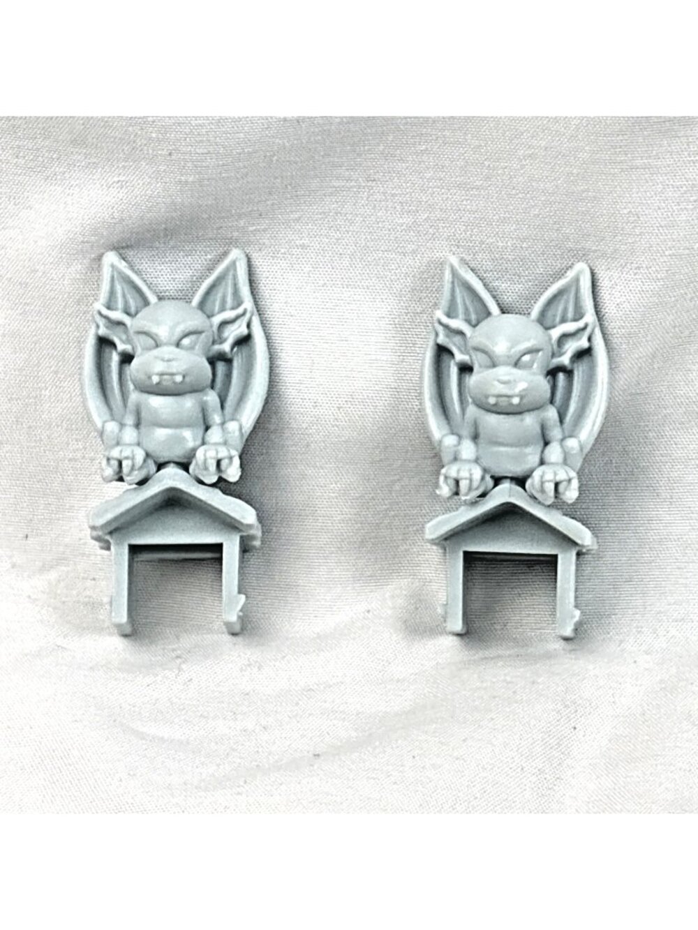 Monster High Doll House Deadluxe High School Playset 2 Replacement Gargoyles
